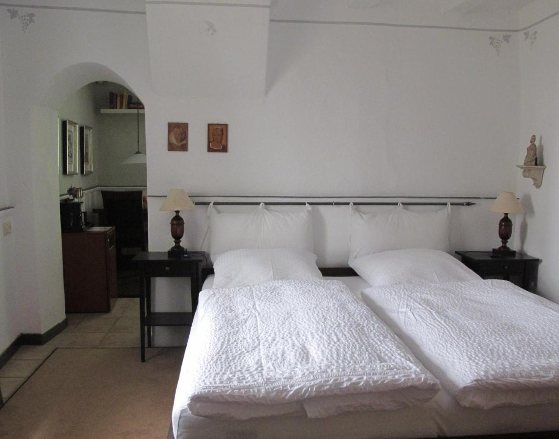 Moselquartier Bed and Breakfast Reil Exteriör bild
