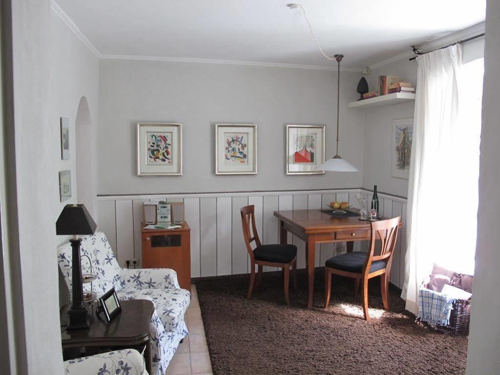 Moselquartier Bed and Breakfast Reil Exteriör bild